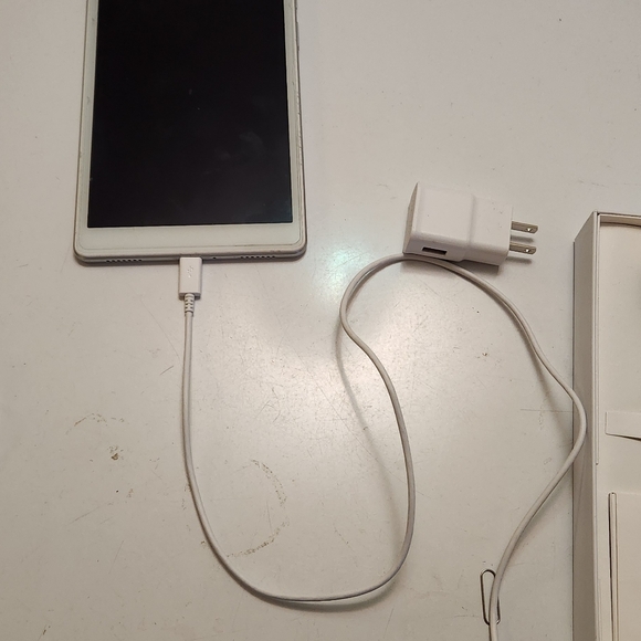 Samsung Galaxy Tab A 8.0 - Picture 4 of 7